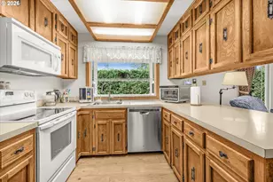 3123 SE 2nd St, Gresham, OR 97080 - Photo 8