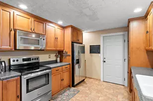 3914 SE 105th Ave, Portland, OR 97266 - Photo 8