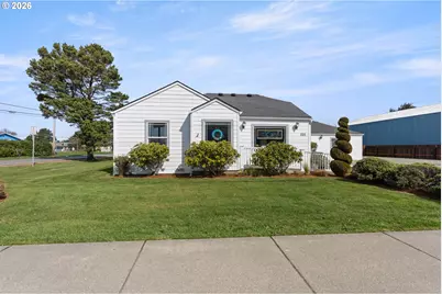 525 11th St, Bandon, OR 97411 - Photo 2
