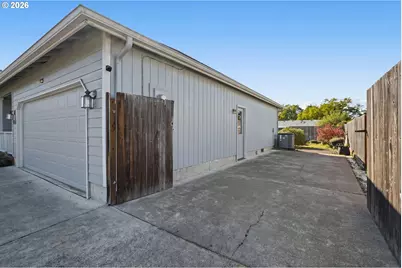 4644 Calumet Way, Eugene, OR 97404 - Photo 4