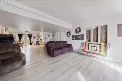 1050 W Lincoln St, Carlton, OR 97111 - Photo 12