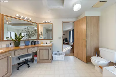 1050 W Lincoln St, Carlton, OR 97111 - Photo 32