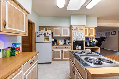 1050 W Lincoln St, Carlton, OR 97111 - Photo 22