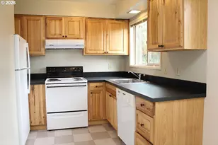 2903 SE Pine St, Portland, OR 97214 - Photo 6