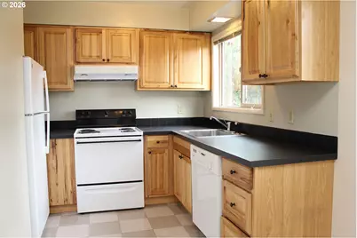 2903 SE Pine St, Portland, OR 97214 - Photo 4