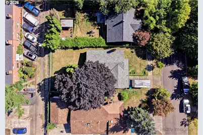 7635 SE Taylor St, Portland, OR 97215 - Photo 4