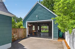 2241 SE 92nd Ave, Portland, OR 97216 - Photo 2