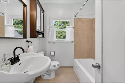 2241 SE 92nd Ave, Portland, OR 97216 - Photo 28