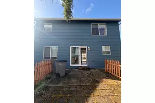 1010 2nd Ave, Seaside, OR 97138 - Photo 2