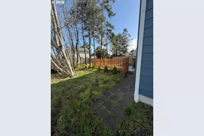1010 2nd Ave, Seaside, OR 97138 - Photo 6