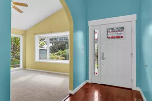 343 Hemlock St, Seaside, OR 97138 - Photo 2