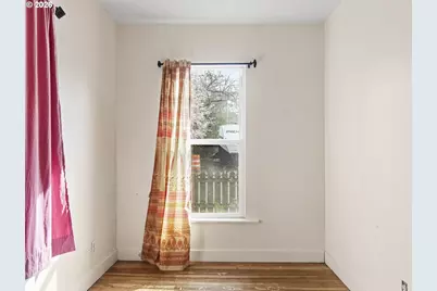 303 N 8th St, Cottage Grove, OR 97424 - Photo 10