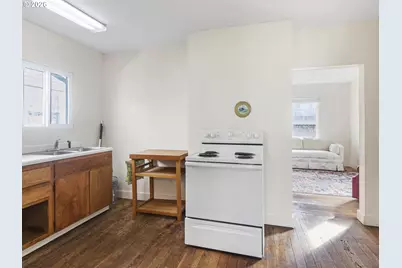 303 N 8th St, Cottage Grove, OR 97424 - Photo 12