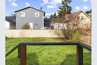 303 N 8th St, Cottage Grove, OR 97424 - Photo 18