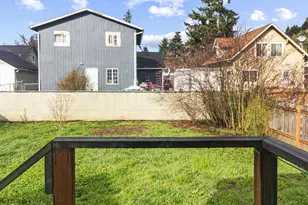 303 N 8th St, Cottage Grove, OR 97424 - Photo 18