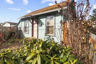 303 N 8th St, Cottage Grove, OR 97424 - Photo 4