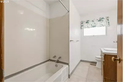 800 NW Sluman Rd, Vancouver, WA 98665 - Photo 16