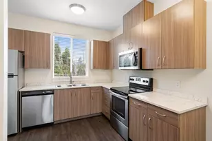110 NE 109th Ave, Portland, OR 97220 - Photo 10