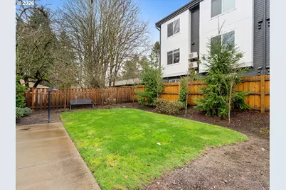 110 NE 109th Ave, Portland, OR 97220 - Photo 6