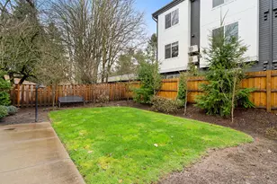 110 NE 109th Ave, Portland, OR 97220 - Photo 6