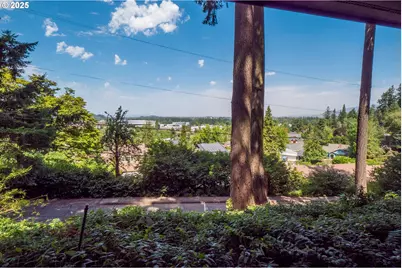 275 Sunset Dr, Eugene, OR 97403 - Photo 42