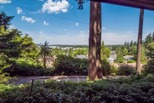 275 Sunset Dr, Eugene, OR 97403 - Photo 42