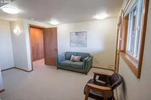 275 Sunset Dr, Eugene, OR 97403 - Photo 22