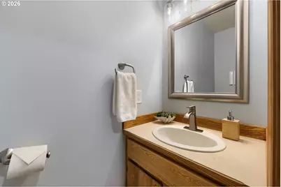 665 NE Valarie Ct, Hillsboro, OR 97124 - Photo 24