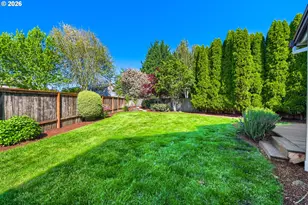 665 NE Valarie Ct, Hillsboro, OR 97124 - Photo 28