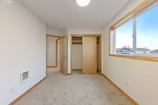 647 Oakwood Dr, Eugene, OR 97402 - Photo 20