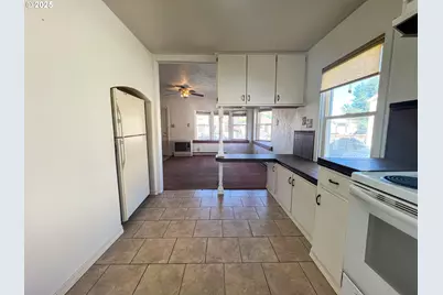 314 NW 3rd Ave, John Day, OR 97845 - Photo 8