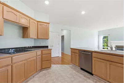 523 NE Lenox St, Hillsboro, OR 97124 - Photo 8