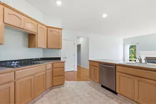 523 NE Lenox St, Hillsboro, OR 97124 - Photo 8