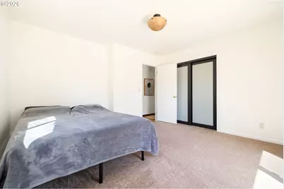 918 NE 152nd Ave, Portland, OR 97230 - Photo 16