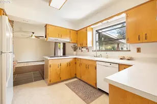 918 NE 152nd Ave, Portland, OR 97230 - Photo 18