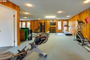 553 N Hayden Bay Dr, Portland, OR 97217 - Photo 36