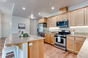 1206 Alderdale Dr, Junction City, OR 97448 - Photo 8