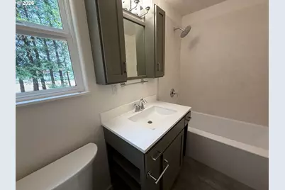 28016 Green Oaks Dr, Eugene, OR 97402 - Photo 16