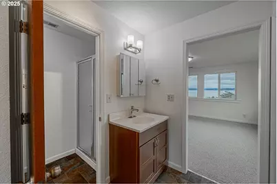 67538 E Bay Rd, North Bend, OR 97459 - Photo 34