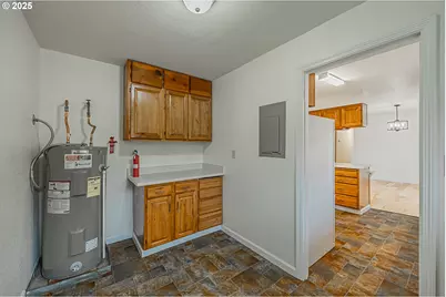 67538 E Bay Rd, North Bend, OR 97459 - Photo 24