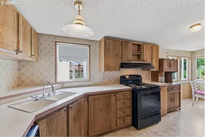 300 SE Lacreole Dr, Dallas, OR 97338 - Photo 8