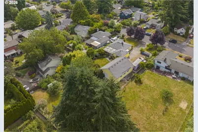 9009 N Bristol Ave, Portland, OR 97203 - Photo 32