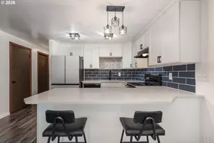 725 SW Holly St, Clatskanie, OR 97016 - Photo 6