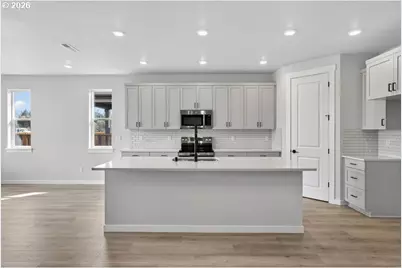 1024 SE 31st St, Battle Ground, WA 98604 - Photo 2