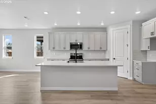 1024 SE 31st St, Battle Ground, WA 98604 - Photo 2