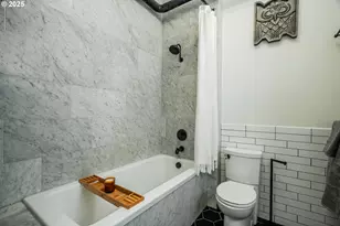 725 NW Flanders St, Portland, OR 97209 - Photo 26