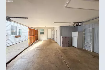 12625 SE Sherman St, Portland, OR 97233 - Photo 30
