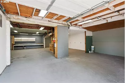 12625 SE Sherman St, Portland, OR 97233 - Photo 38