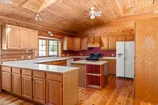 453 Glendon Rd, Kerby, OR 97531 - Photo 8