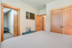 57135 Fremont Dr, Bend, OR 97707 - Photo 20